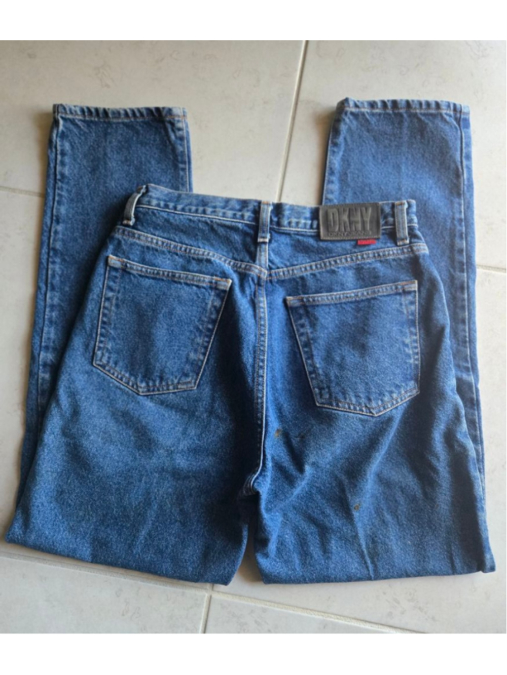 Vintage 90s DKNY High-Waisted Mom Jeans – Tapered Leg – Medium Wash. Size 10 - Picture 3 of 7